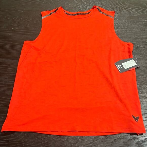 NWT Men's Road Runner Sports Korsa Amplify Sleeveless Red Workout Tank top Large - Picture 1 of 3